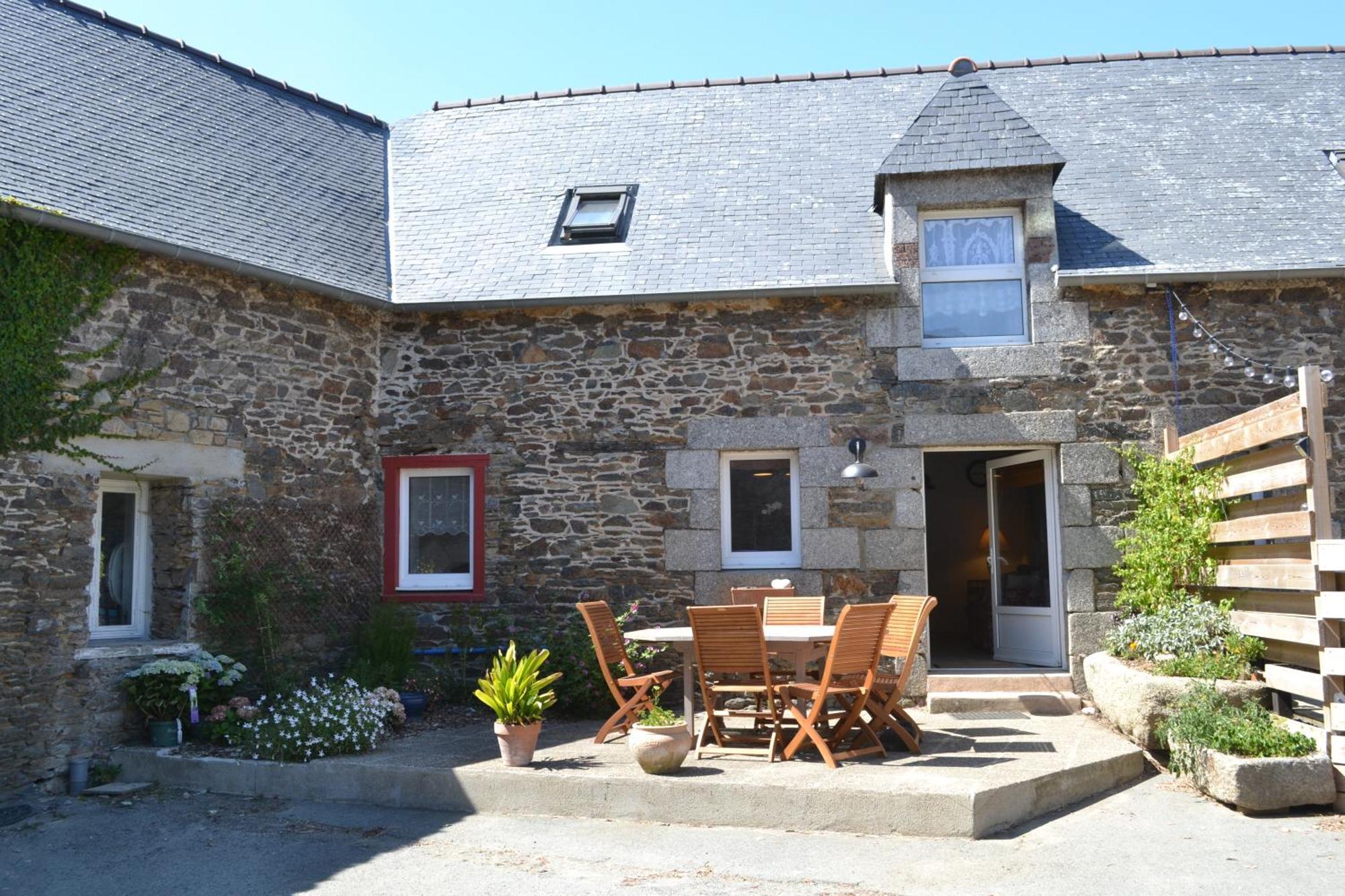 Ty Madelez Chambres d'hôtes La Roche-Derrien Exterior foto